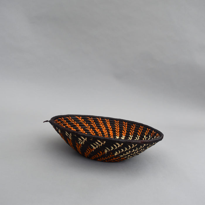 Hand woven straw. A tradition and art which has been part of Ugandan culture for centuries.  With all of the materials used being natural products or recycled, we also believe this is a lovely way of making use of natural resources the world has to offer and making positive changes to become more sustainable.  Beautifully, unique, handmade basket made out of banana stalks and raffia fibres also known as the Ugandan basket.