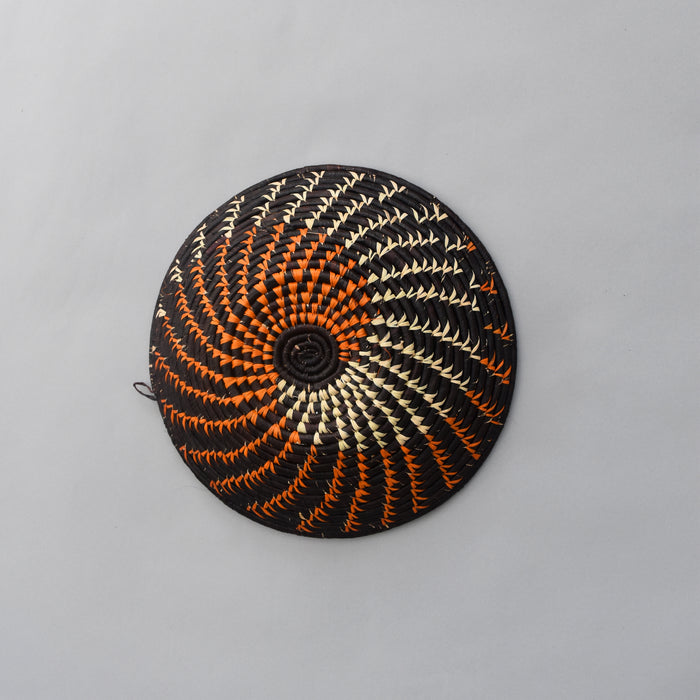 Hand woven straw. A tradition and art which has been part of Ugandan culture for centuries.  With all of the materials used being natural products or recycled, we also believe this is a lovely way of making use of natural resources the world has to offer and making positive changes to become more sustainable.  Beautifully, unique, handmade basket made out of banana stalks and raffia fibres also known as the Ugandan basket.