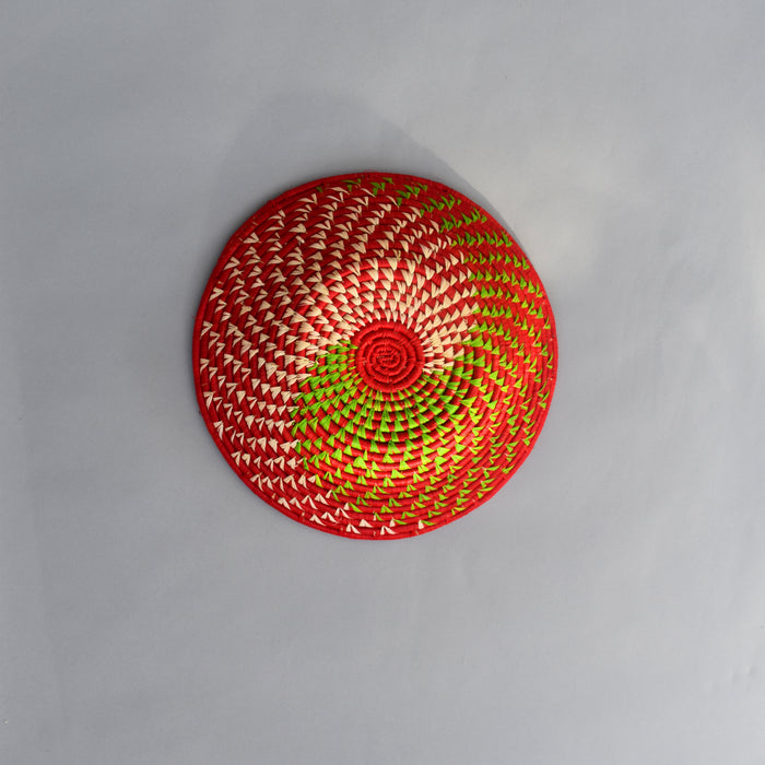 Hand woven straw. A tradition and art which has been part of Ugandan culture for centuries.  With all of the materials used being natural products or recycled, we also believe this is a lovely way of making use of natural resources the world has to offer and making positive changes to become more sustainable.  Beautifully, unique, handmade basket made out of banana stalks and raffia fibres also known as the Ugandan basket.