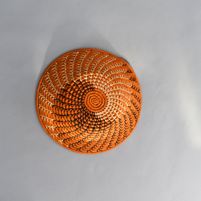Hand woven straw. A tradition and art which has been part of Ugandan culture for centuries.  With all of the materials used being natural products or recycled, we also believe this is a lovely way of making use of natural resources the world has to offer and making positive changes to become more sustainable.  Beautifully, unique, handmade basket made out of banana stalks and raffia fibres also known as the Ugandan basket.