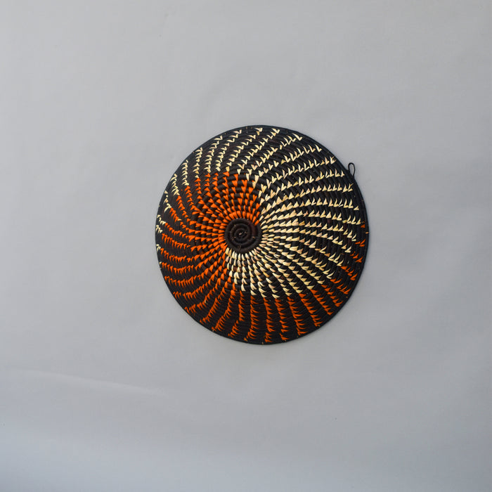 Hand woven straw. A tradition and art which has been part of Ugandan culture for centuries.  With all of the materials used being natural products or recycled, we also believe this is a lovely way of making use of natural resources the world has to offer and making positive changes to become more sustainable.  Beautifully, unique, handmade basket made out of banana stalks and raffia fibres also known as the Ugandan basket.