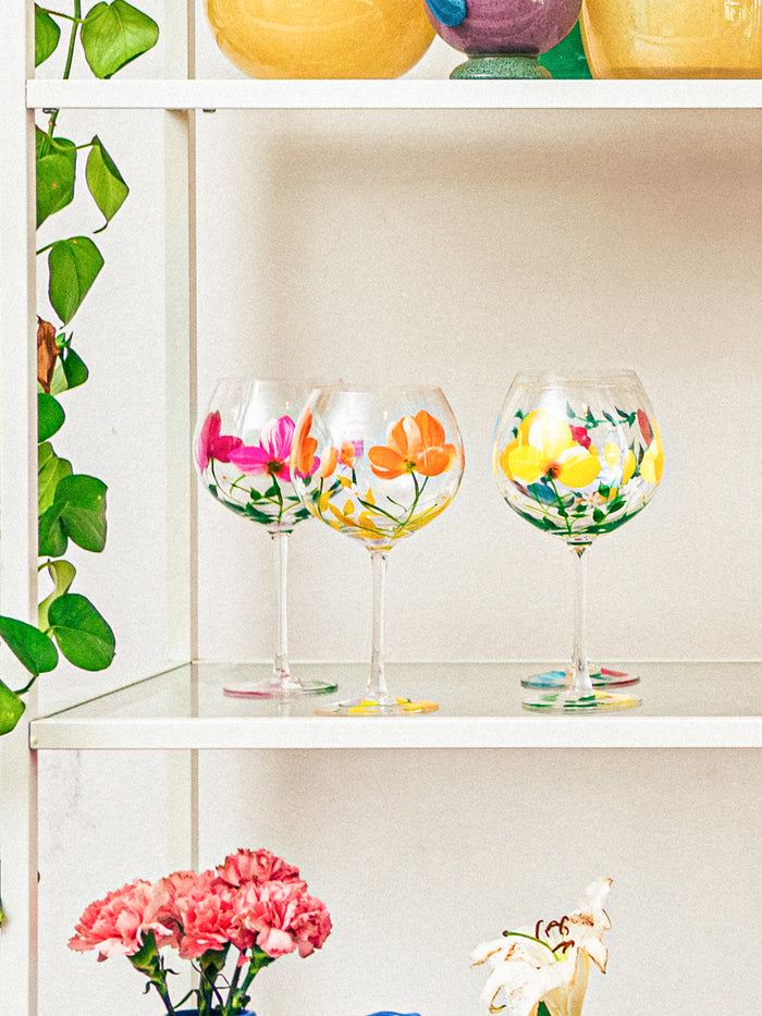 Botanical Bliss Wine Glass, Yellow Splash