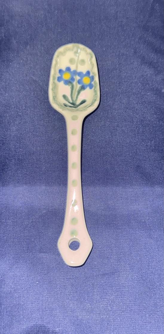 Ceramika Artystyczna Blue Daisy Shovel Spoon - Shape: 889 - Pattern: Blue Daisy (614)