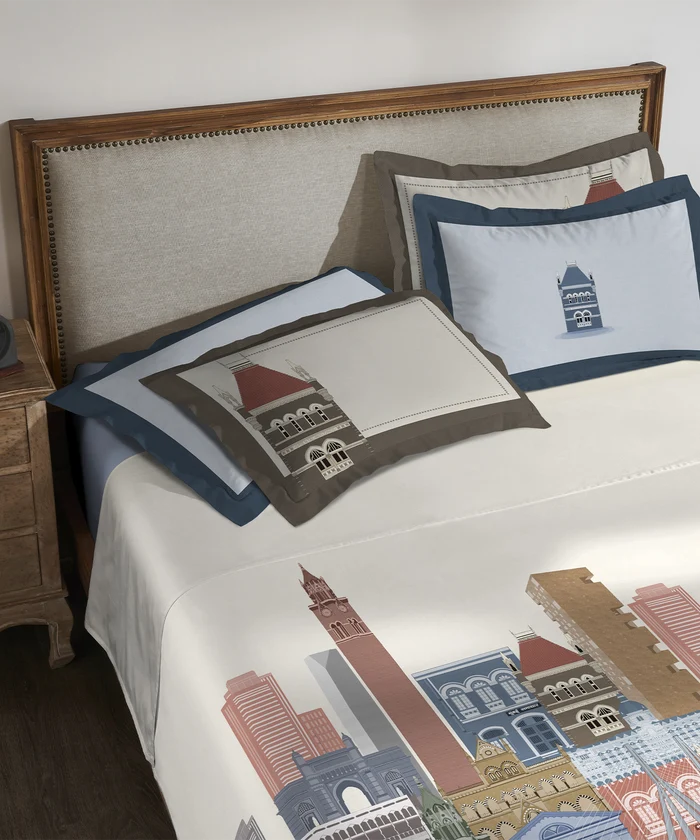 Classic Safarnama King Bedsheet Set, City Rush | 210 TC Cotton| 4 Pillow Covers