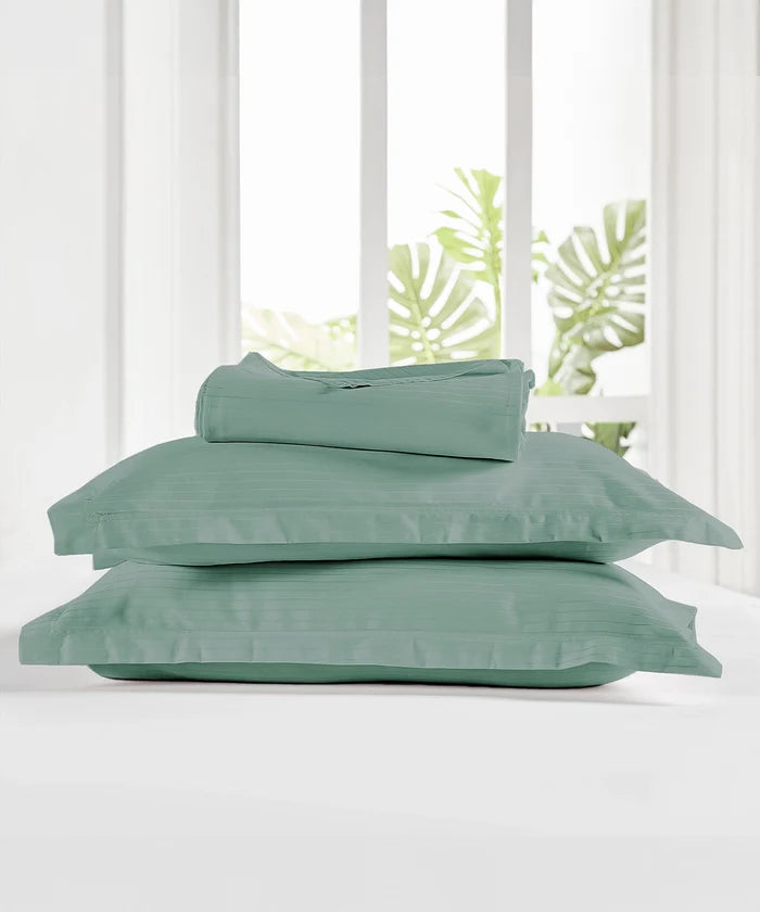 Classic Style me Solid King Bedsheet Set, Cedar | 210TC Cotton| 2 Pillow Covers
