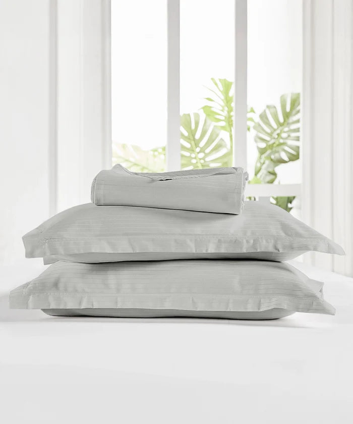 Classic Style me Solid King Bedsheet Set, Snow Flake| 210TC Cotton| 2 Pillow Covers