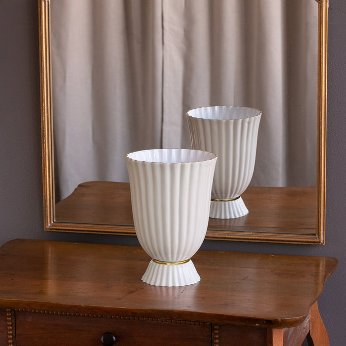Beatriz Ball Encanto Vienna Large Vase — Empty vase reflected in a mirror
