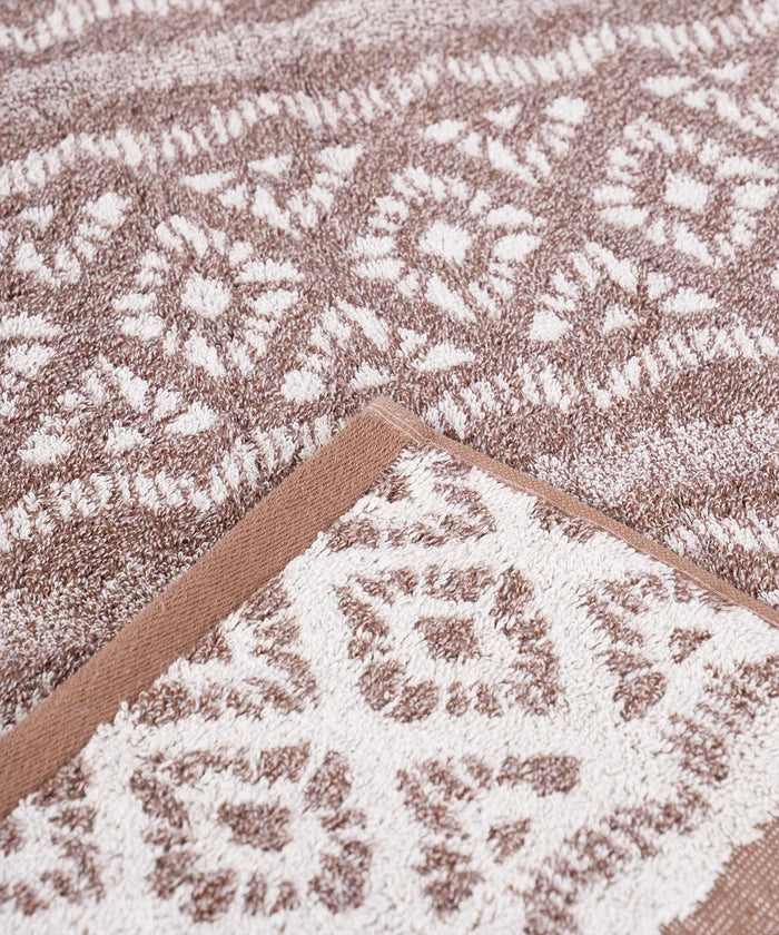 Indulgence By The FirePlace Bath Towel, Super Soft, Intricate Design, 600 GSM, Kelle