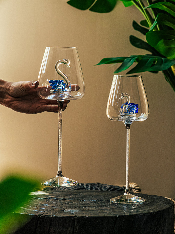 Isabella Swan Lake Wine Glass, Blue