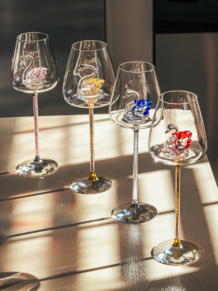 Isabella Swan Lake Wine Glass, Yellow