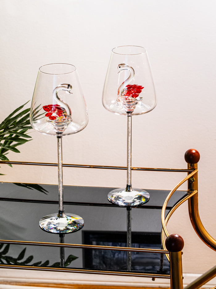 Isabella Swan Lake Wine Glass, Ruby