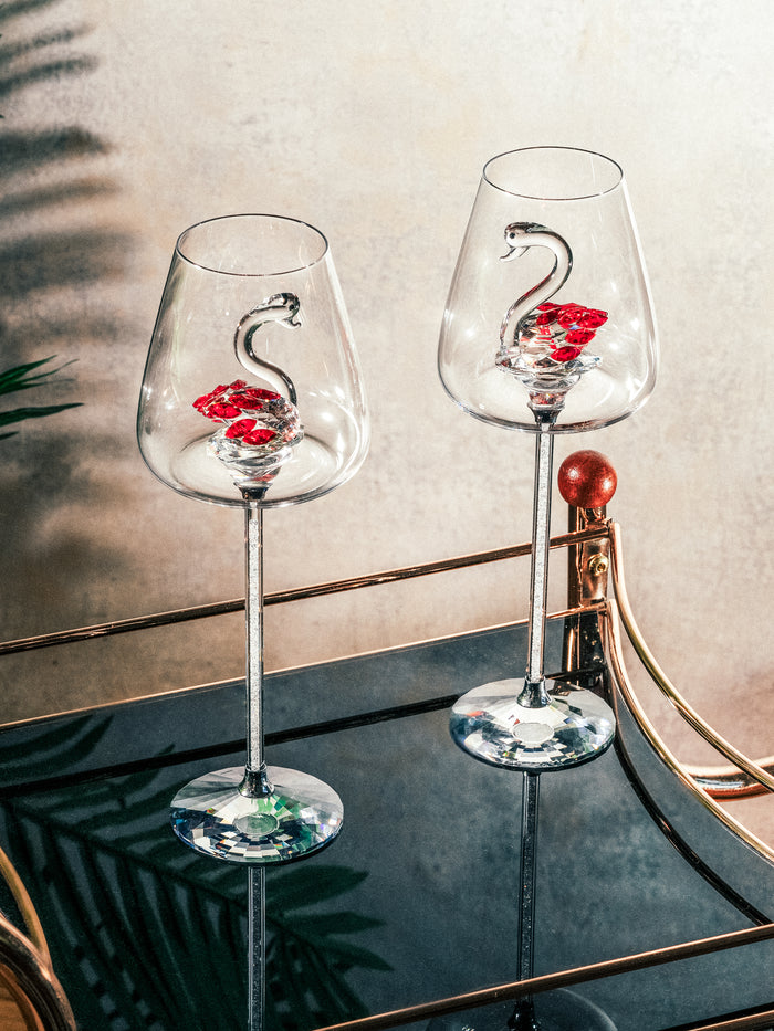 Isabella Swan Lake Wine Glass, Ruby