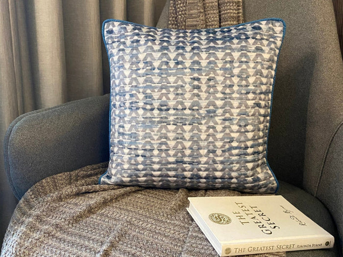 Kia Throw Pillow Cover