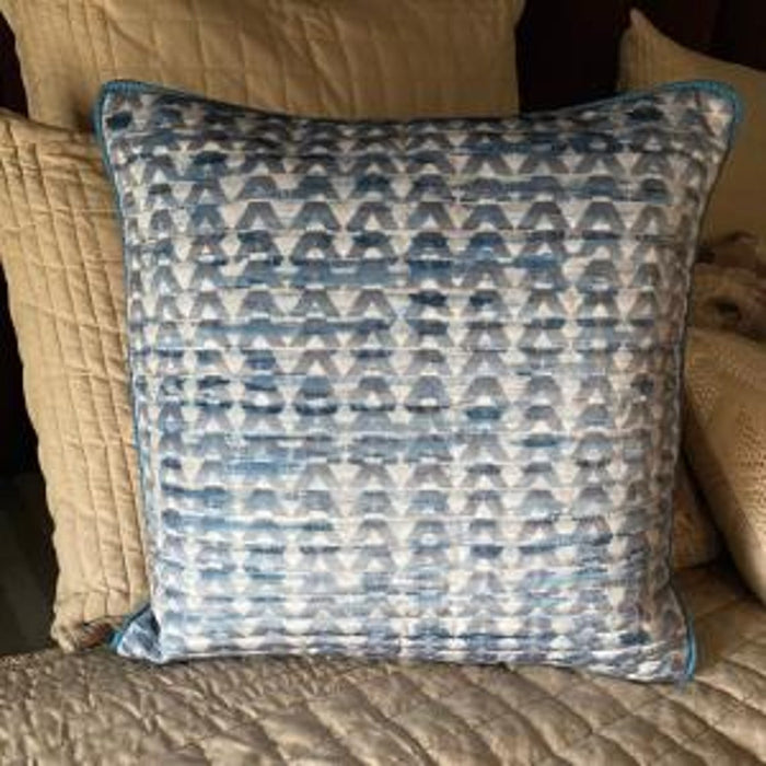 Kia Throw Pillow Cover