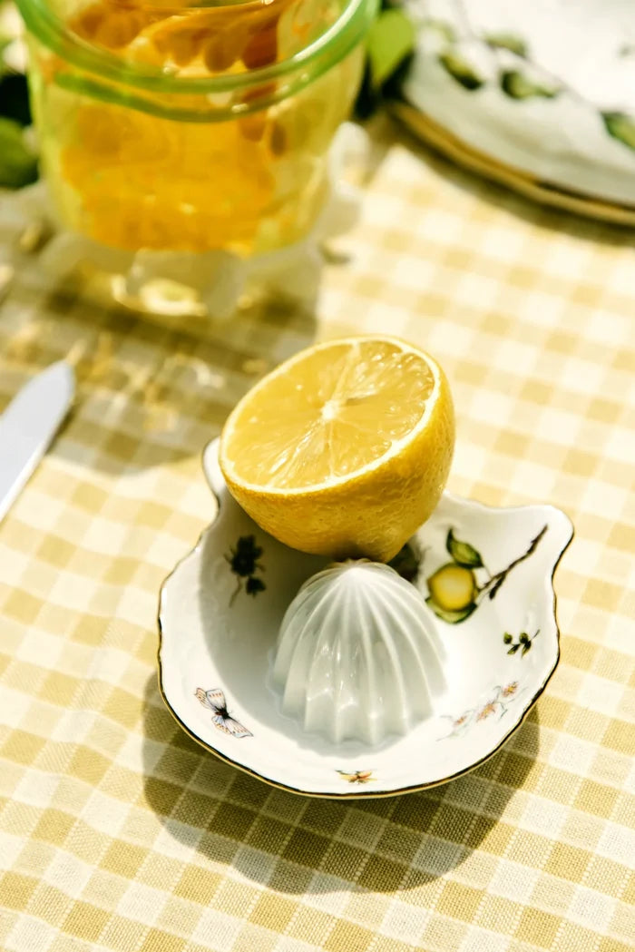 Limoeiro Porcelain Citrus Juicer with Gold Accents by Tania Bulhões