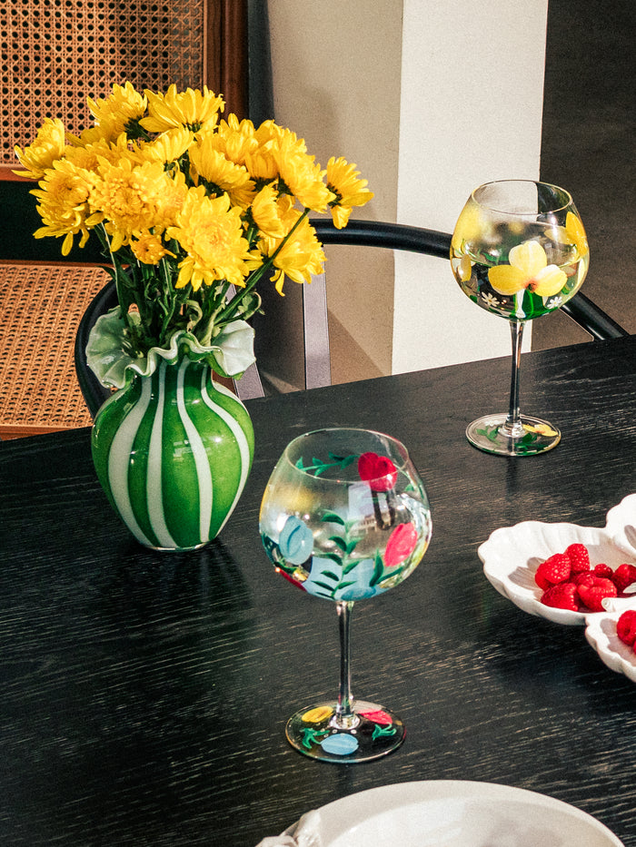 Botanical Bliss Wine Glass, Tulip Garden