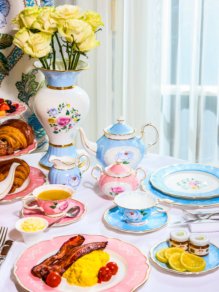 Marilyn Monroe Hollywood Bloom™ Limited Edition, Tea Cup & Saucer, Baby Blue