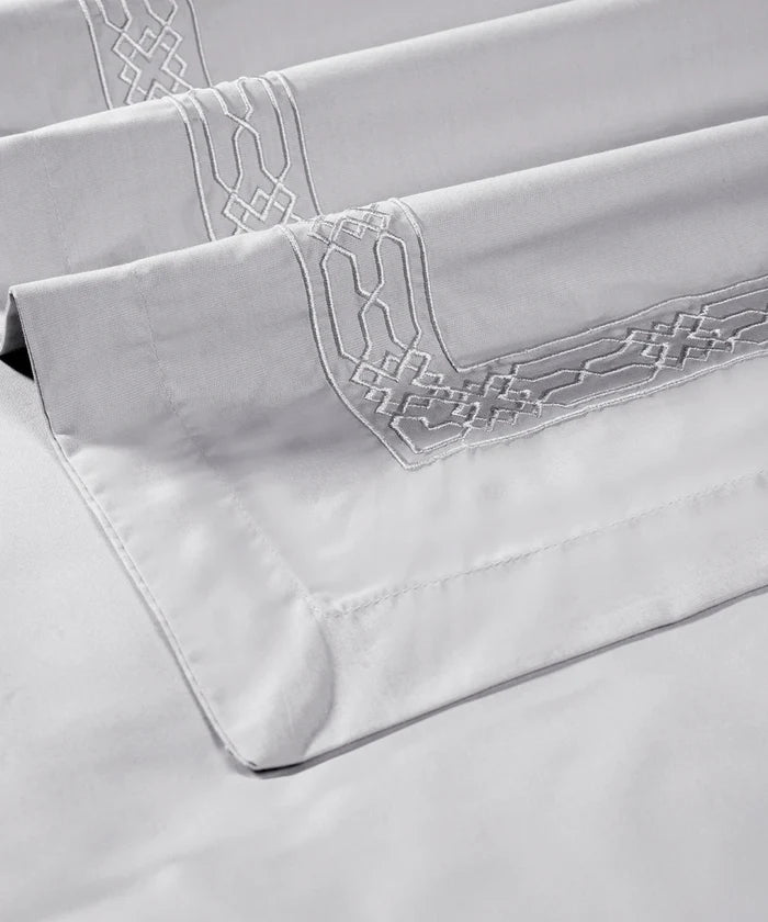 Nectarsoft Luxe Living Solid King Bedsheet Set, Hilton, Silver Cloud|300 TC Cotton| 2 Pillow Cover