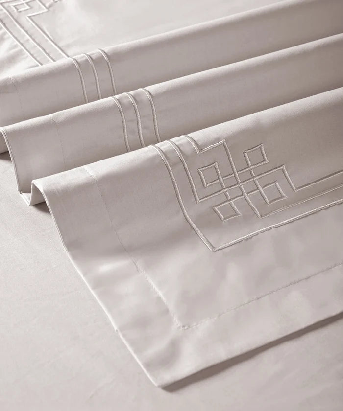 Nectarsoft Luxe Living Solid King Bedsheet Set, Windsor, Powder Puff|300 TC Cotton| 2 Pillow Cover