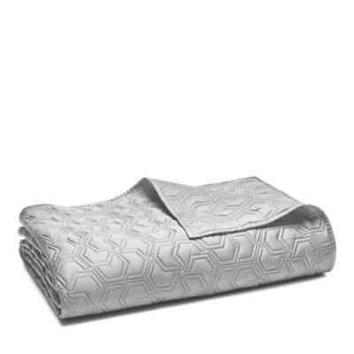 Oake Bedding, Hexagone Geo King Quilted Coverlet - Machann.com