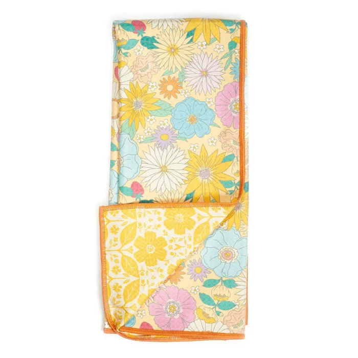 Once Again Home Anywhere Towel: MT Daisies